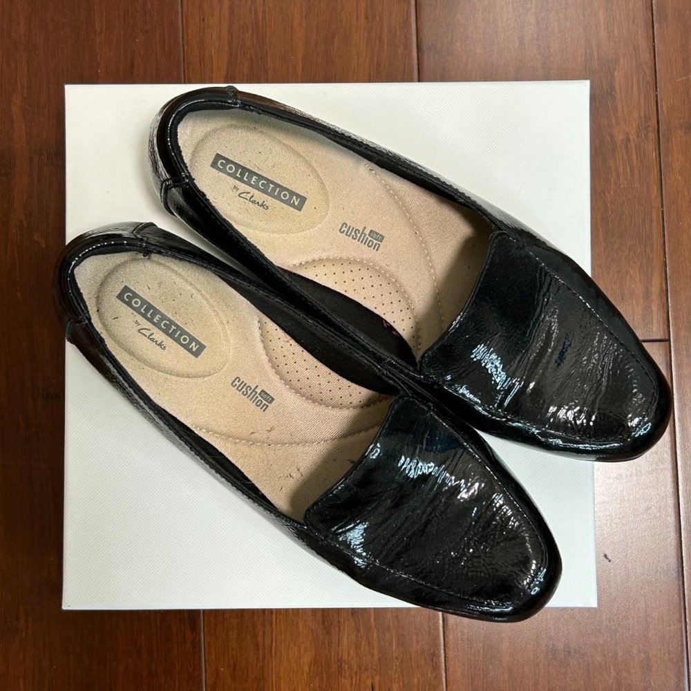 Clarks loafers - black patent leather - size 7